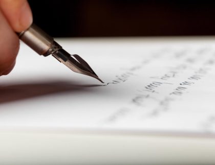 Kako napisati čitulju i posmrtni plakat?